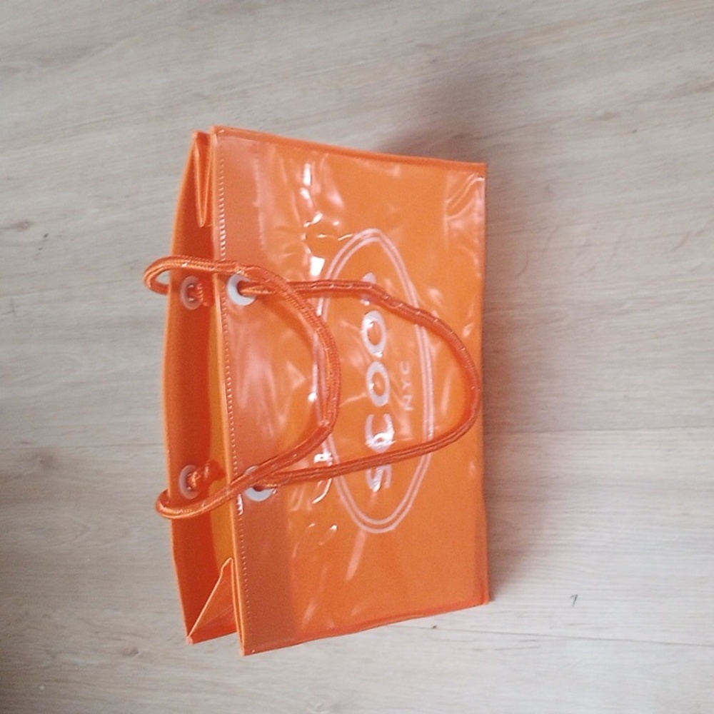 NWOT Scoop bag, never use.